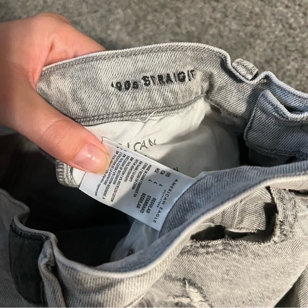 American Eagle Grey Washed 90s Straight Jean - Picture 3 of 4
